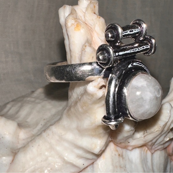 Modern Rainbow Moonstone handmade statement Ring - Picture 3 of 12